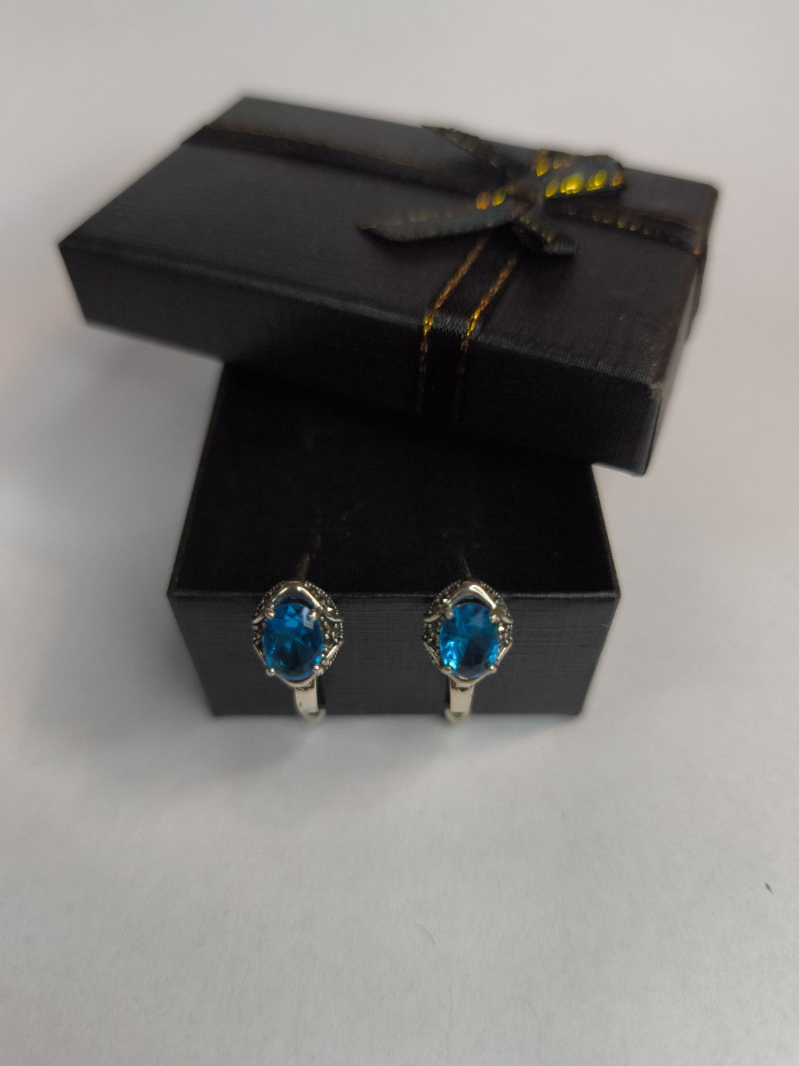 KOLCZYKI SREBRNE „Azure Elegance”