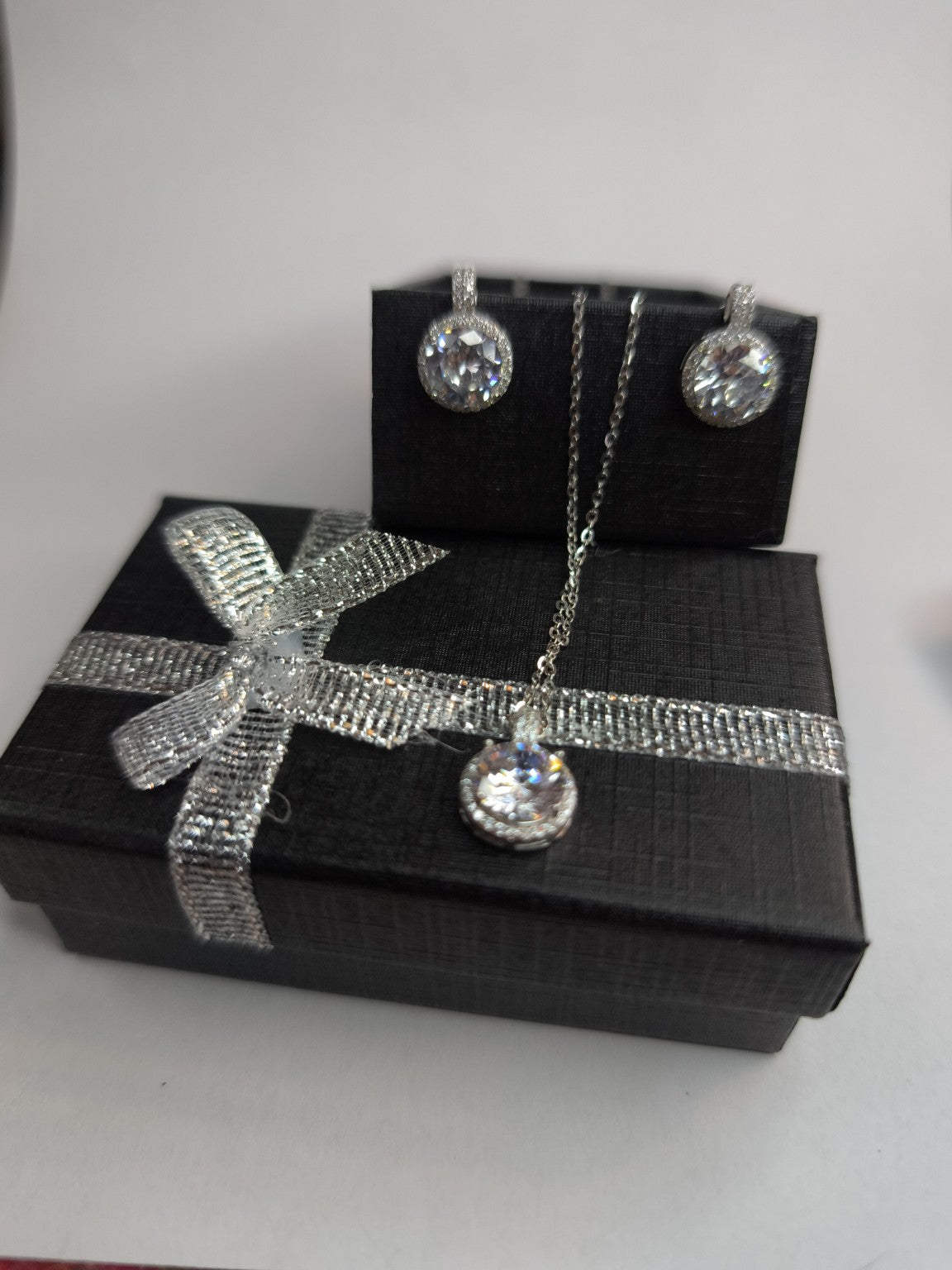 Zestaw biżuterii kolczyki i naszyjnik „Crystal Essence”